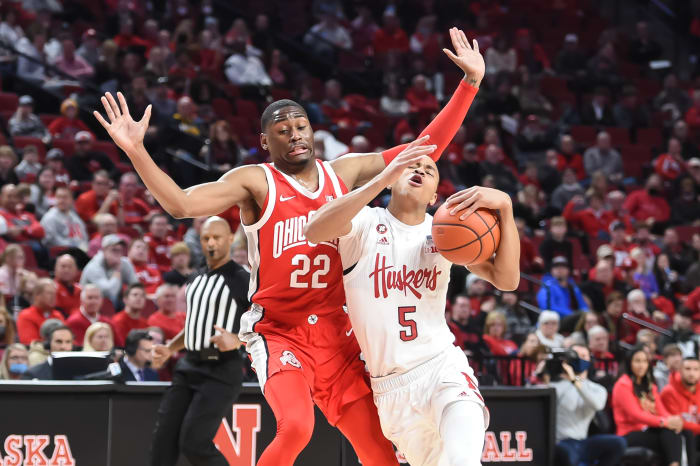 Bryce McGowens fouled vs Ohio State 2022.01.02. USATSI_17445574